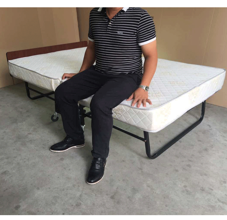 giường xếp chắc chắn