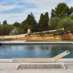 giường tắm nắng ngoài trời