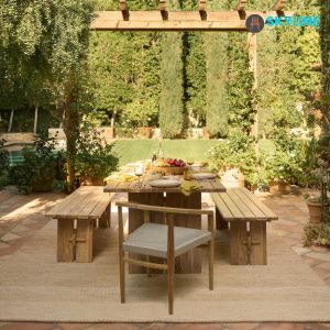 bàn ăn gỗ sân vườn