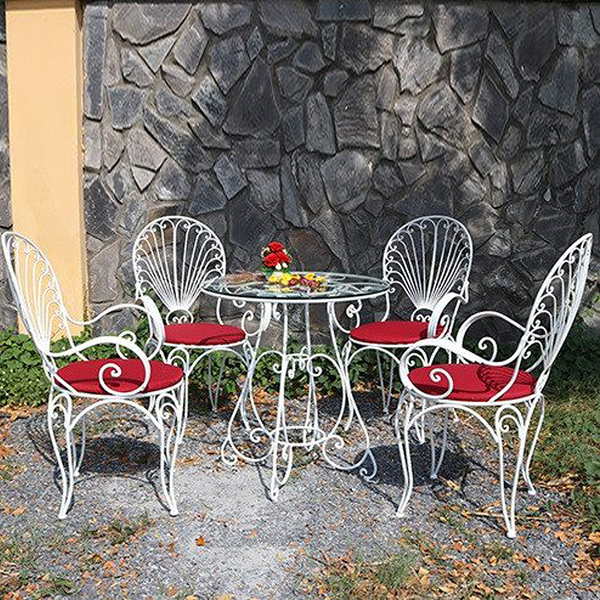 ghế cafe tựa lưới khung sắt