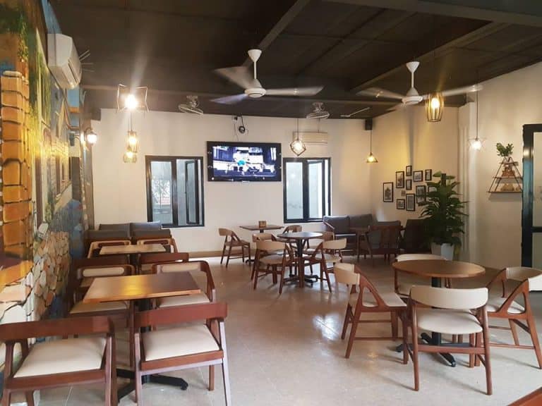 bàn ghế gỗ đẹp cho quán cafe