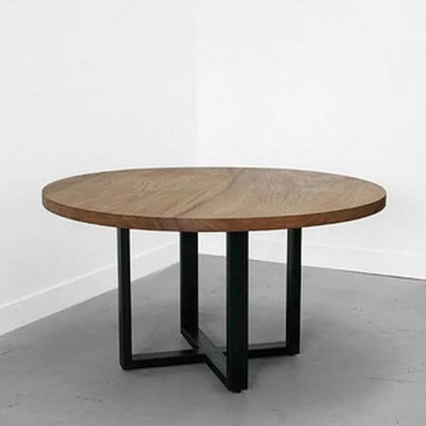 bàn gỗ chân sắt quán cafe