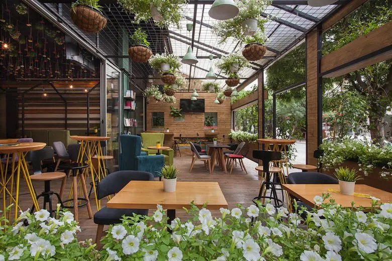 mẫu không gian quán cafe sân vườn