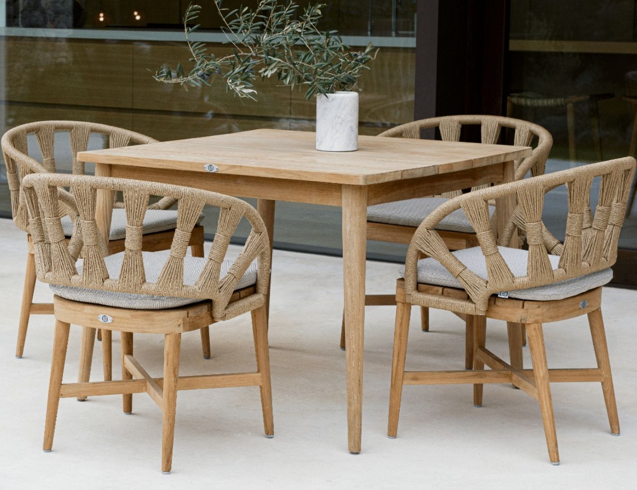 địa chỉ sản xuất bàn ghế cafe uy tín