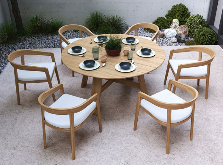 Bàn ghế ngoài trời bằng gỗ Teak